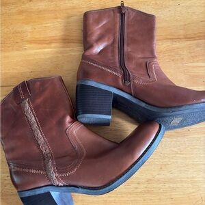 Women’s Hush Puppies Brown Heeled Boots with Side Zipper and Chunky Heel